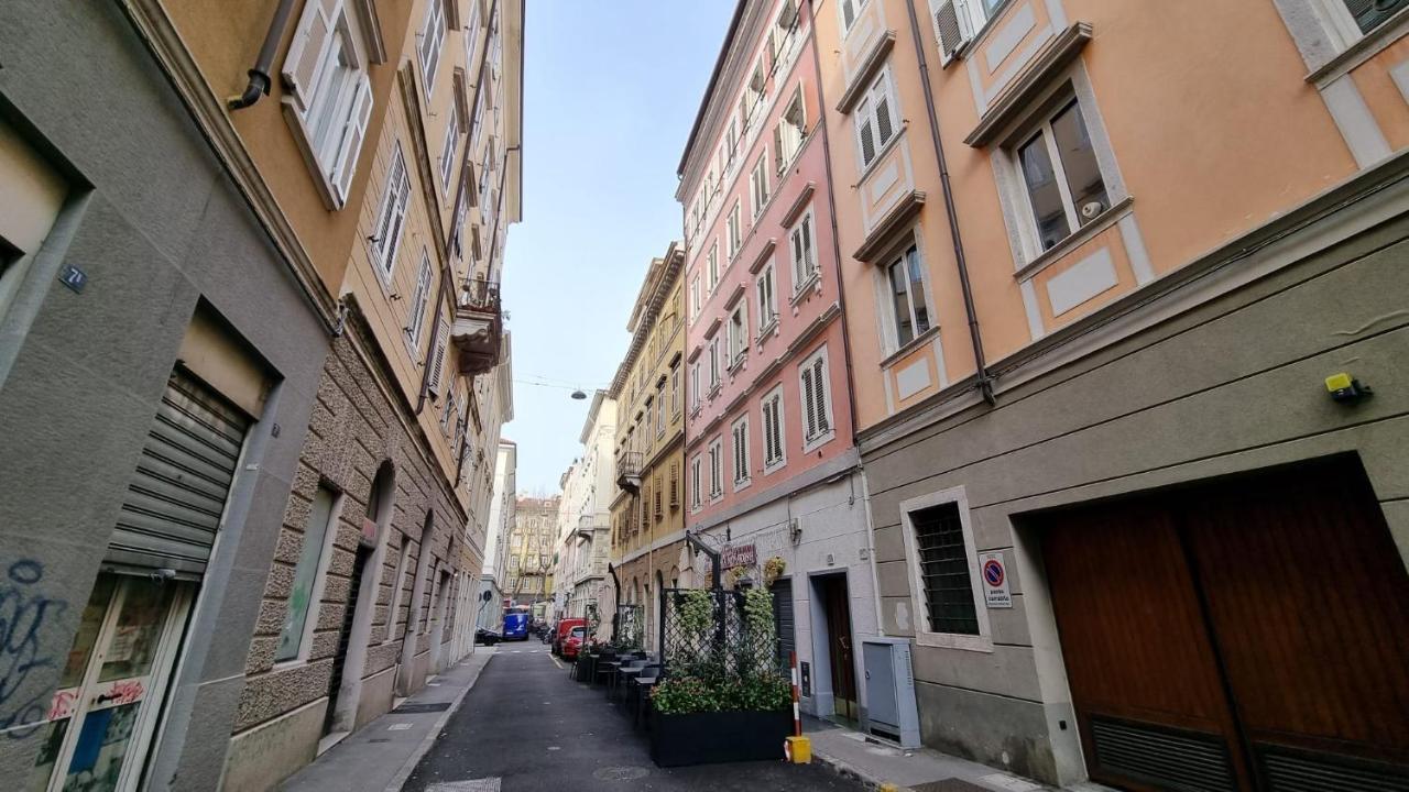 Casa Del Vento Apartment Trieste Luaran gambar